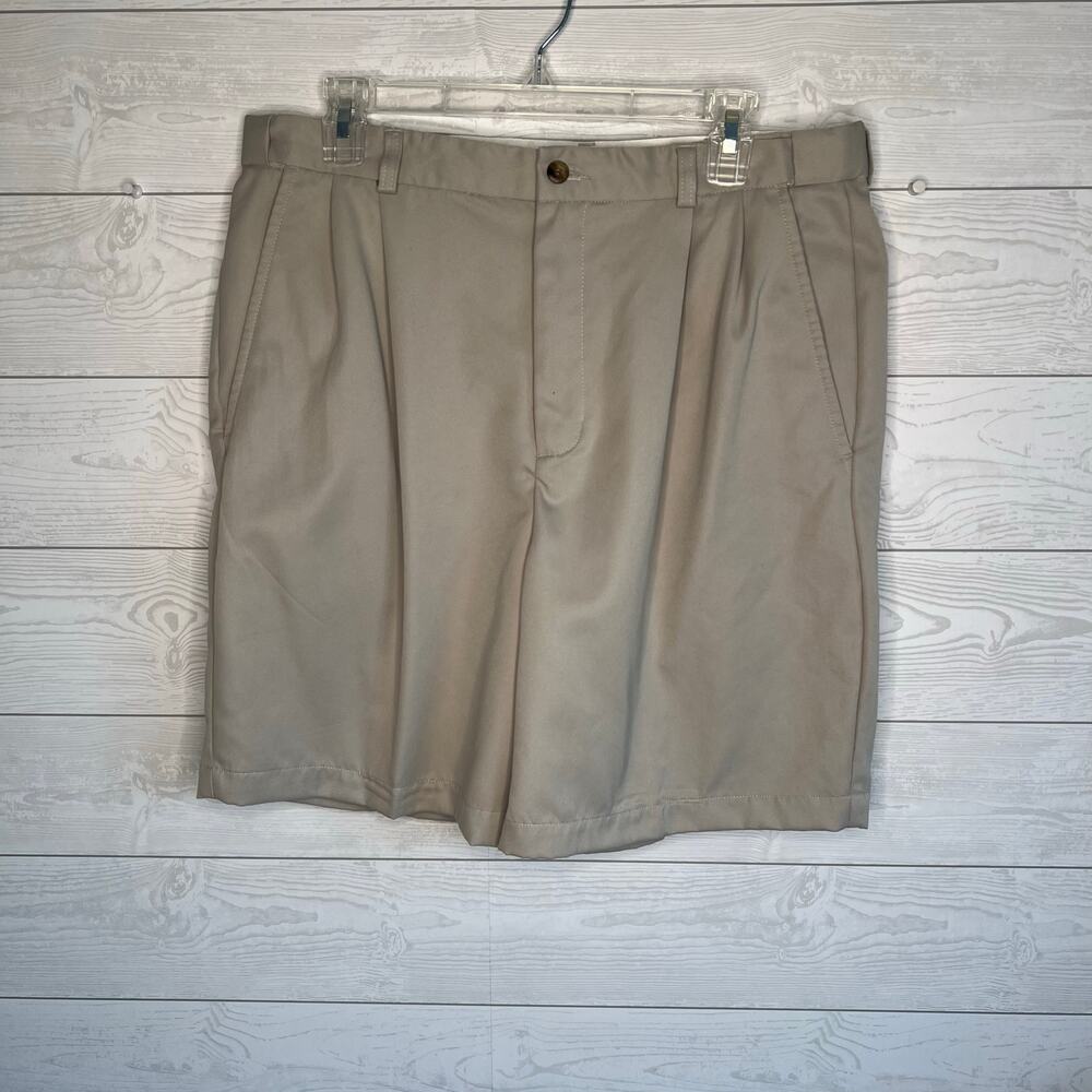Architect tan golf/walking/dress shorts  Size 34